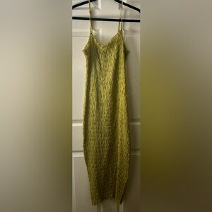 FLIRTY FEELING MIDI DRESS - KIWI